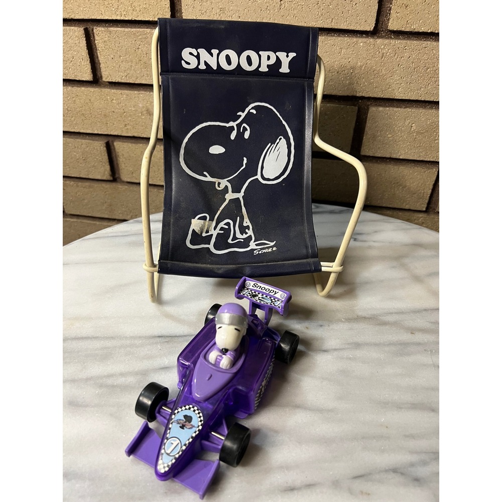 VTG Snoopy LOT Purple INDY Car Toy with Snoopy Driver and Mini Chair Display